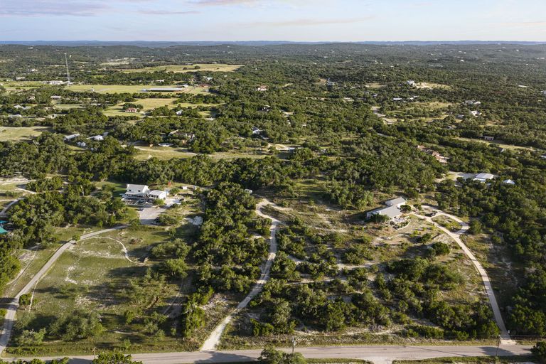 5-web-or-mls-5601-w-fitzhugh-rd-(7-of-24).jpg