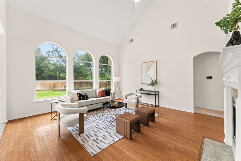 5-web-or-mls-5708-bexley-ct-3.jpg