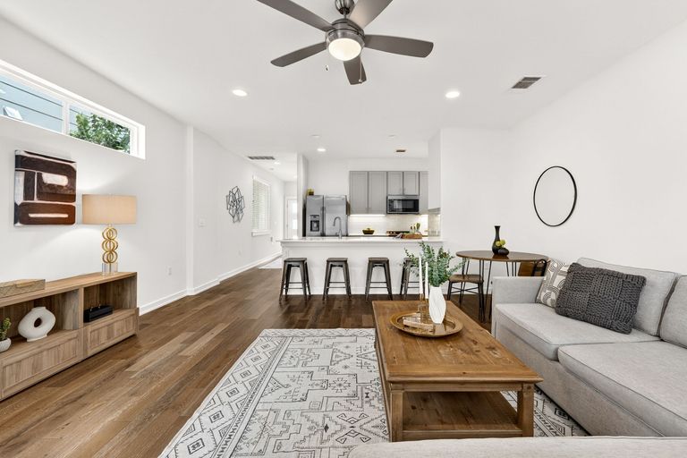 5-web-or-mls-6800-menchaca-rd-13-(6-of-25).jpg