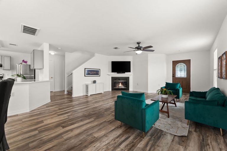 5-web-or-mls-6812-walkup-ln-12.jpg