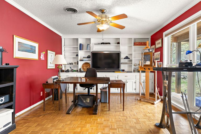 5-web-or-mls-7-inwood-cir-020625-149.jpg