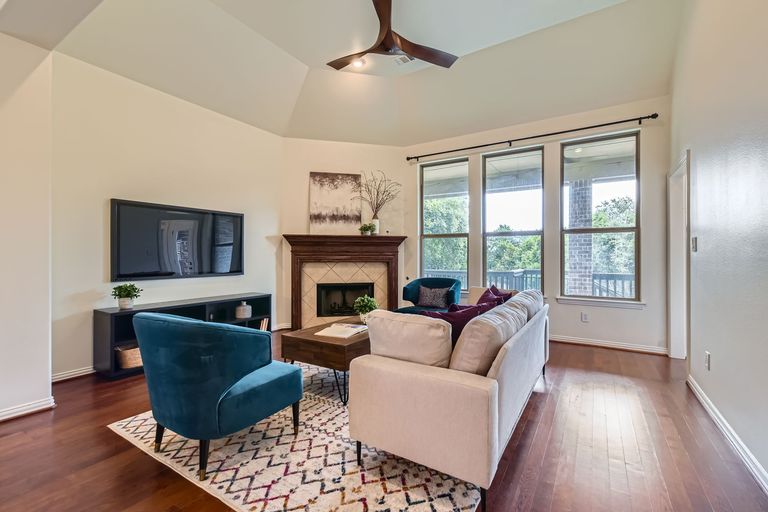 519-catalina-ln---web-quality---005---04-living-room.jpg