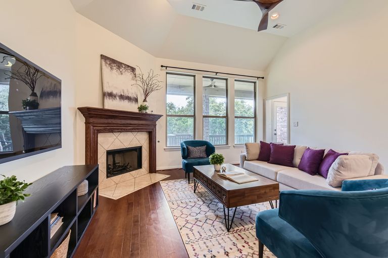519-catalina-ln---web-quality---007---06-living-room.jpg