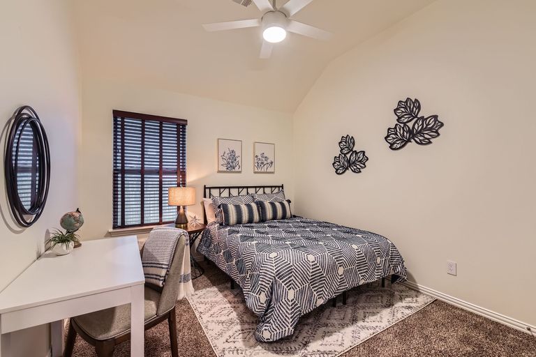 519-catalina-ln---web-quality---022---21-bedroom.jpg