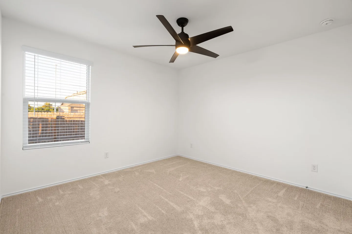 1412 Aquilla Dr, photo 33