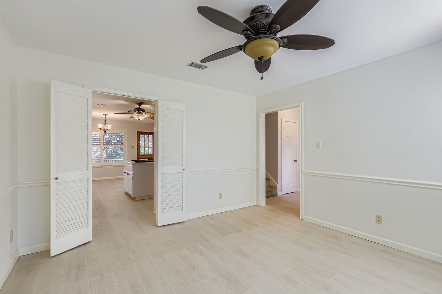5306-marsh-creek-dr---web-quality---015---09-dining-room.jpg