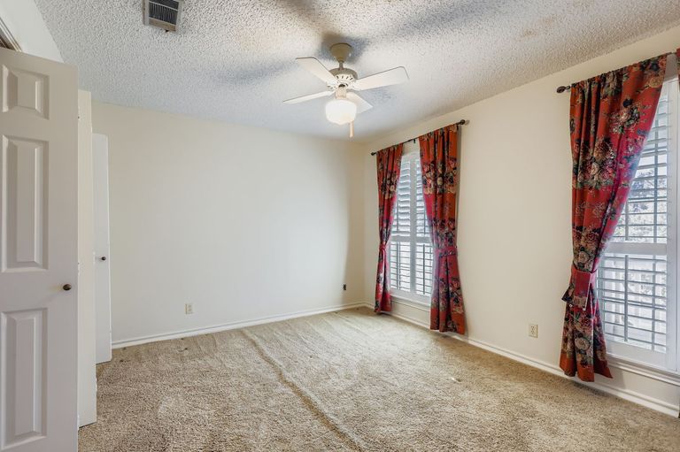 5306-marsh-creek-dr---web-quality---026---21-2nd-floor-bedroom.jpg