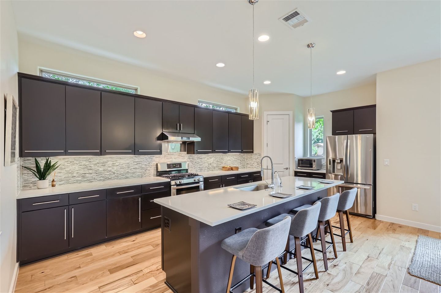 5706-adams-ave-unit-a---web-quality---008---09-kitchen.jpg