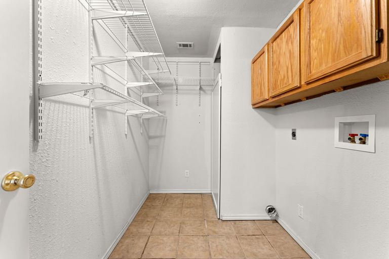 5a5e7921-22-custom-204-terrace-dr-14-of-21.jpg