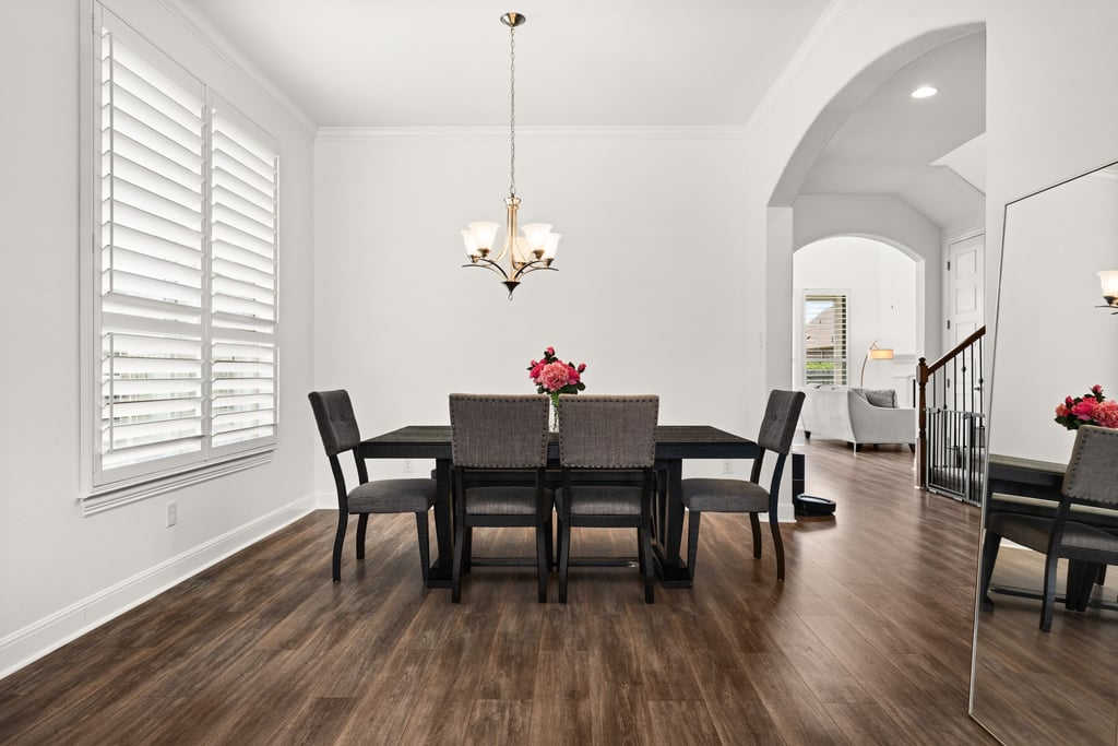 6-custom-3917-rosa-park-ln-(10-of-38).jpg