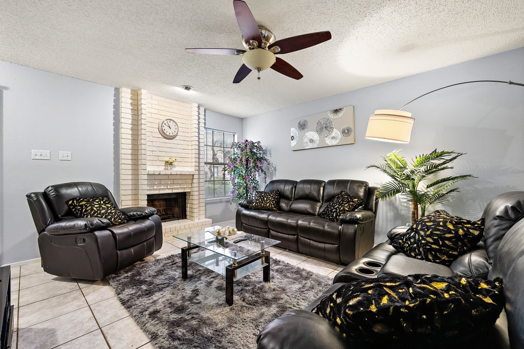 6-custom-8400-jamestown-dr,-204-kcp-122123---35.jpg