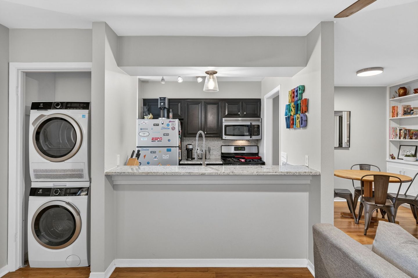 6-web-or-mls-1240-barton-hills-dr-206-(8-of-23).jpg