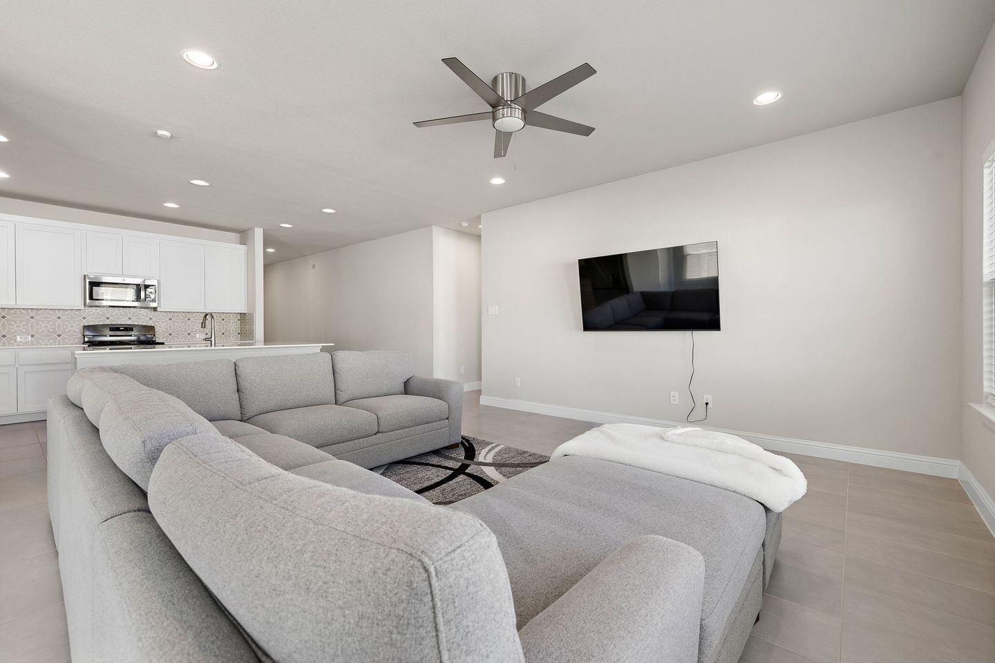 6-web-or-mls-151-catalina-dr-kcp-032525---74.jpg