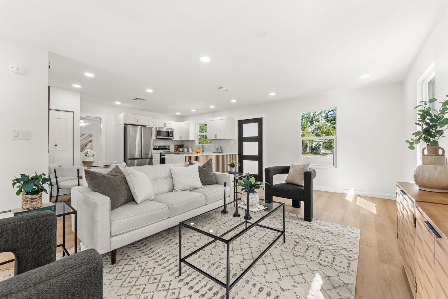 6-web-or-mls-1708-adina-st-6.jpg