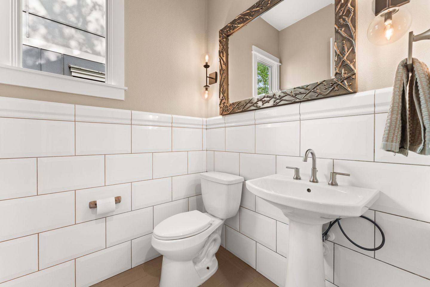 6-web-or-mls-1710-payne-ave-7.jpg