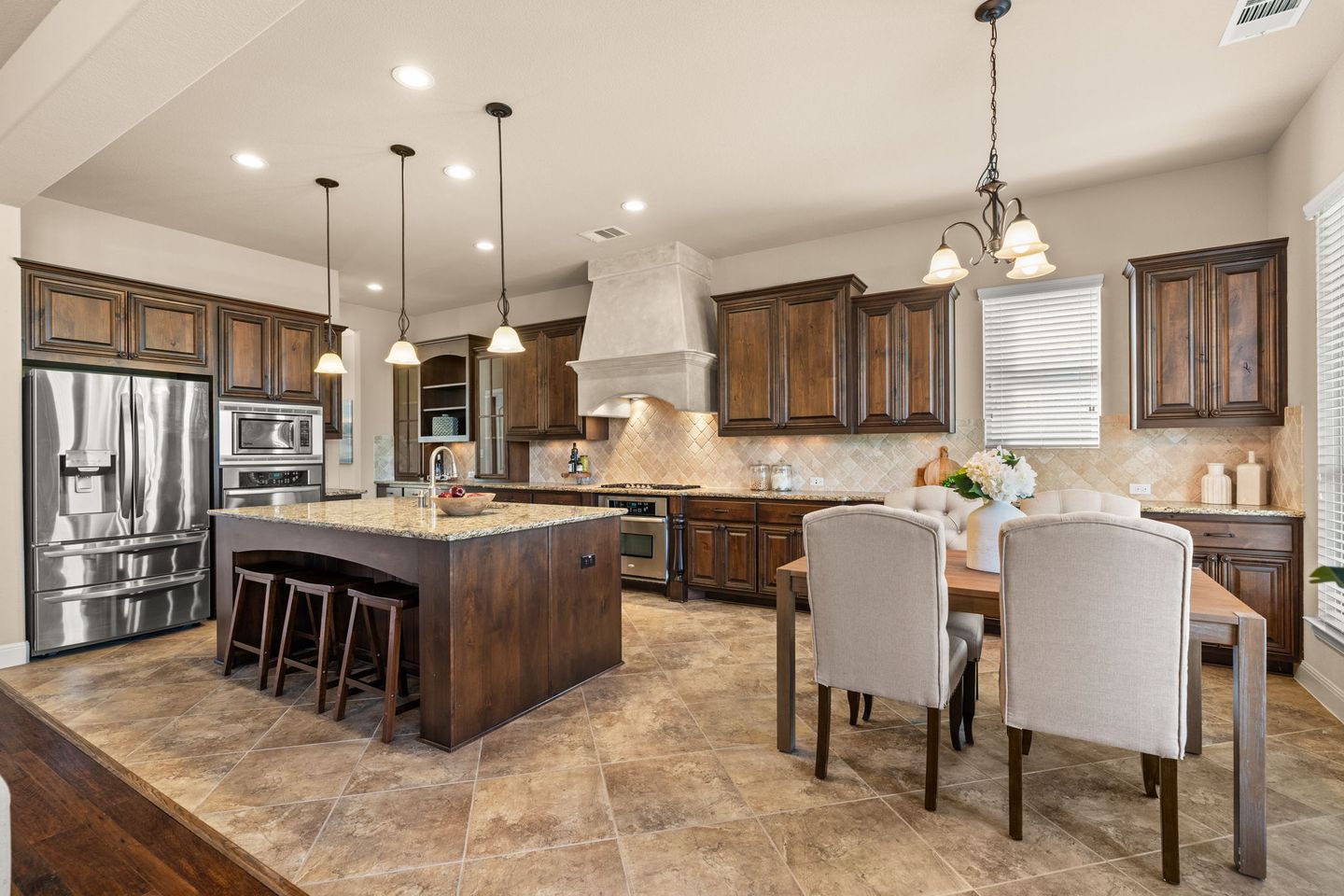 6-web-or-mls-17609-wildrye-dr-(6-of-46).jpg