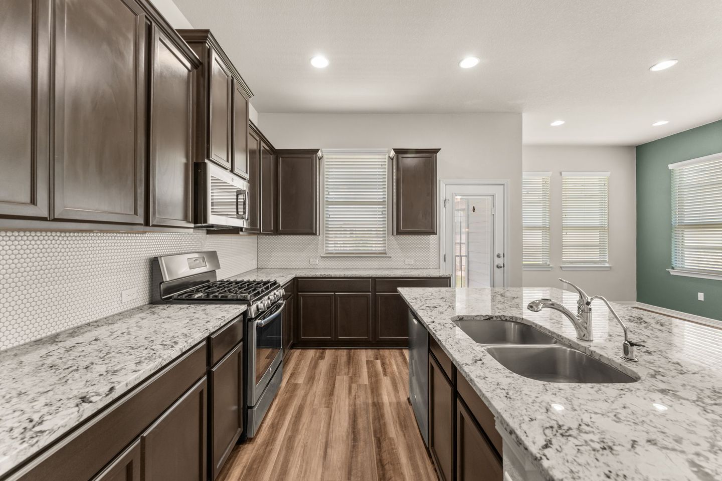 6-web-or-mls-2306-dillon-pond-ln-b-13.jpg