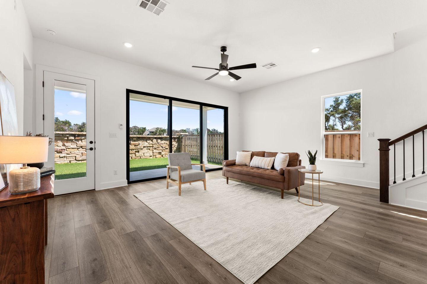 6-web-or-mls-320-millbend-rd-9.jpg