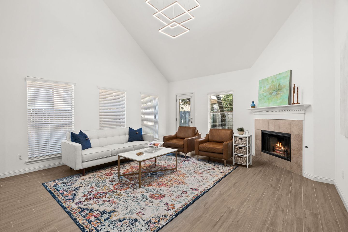 6-web-or-mls-3831-sapphire-loop-17.jpg