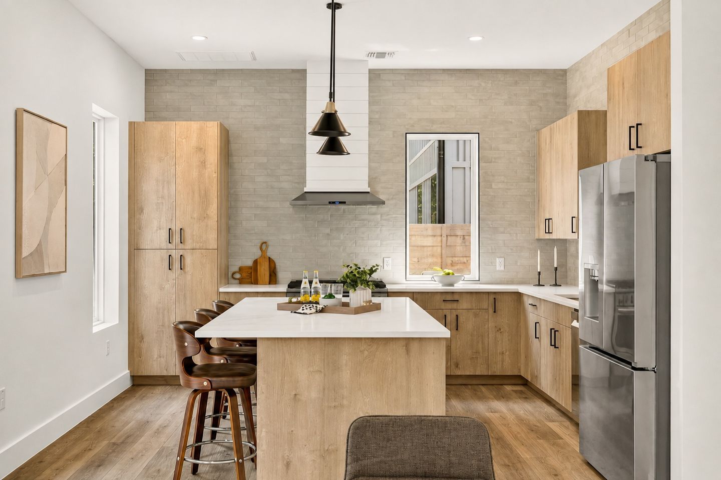 6-web-or-mls-4601-hank-ave-1-(8-of-32).jpeg