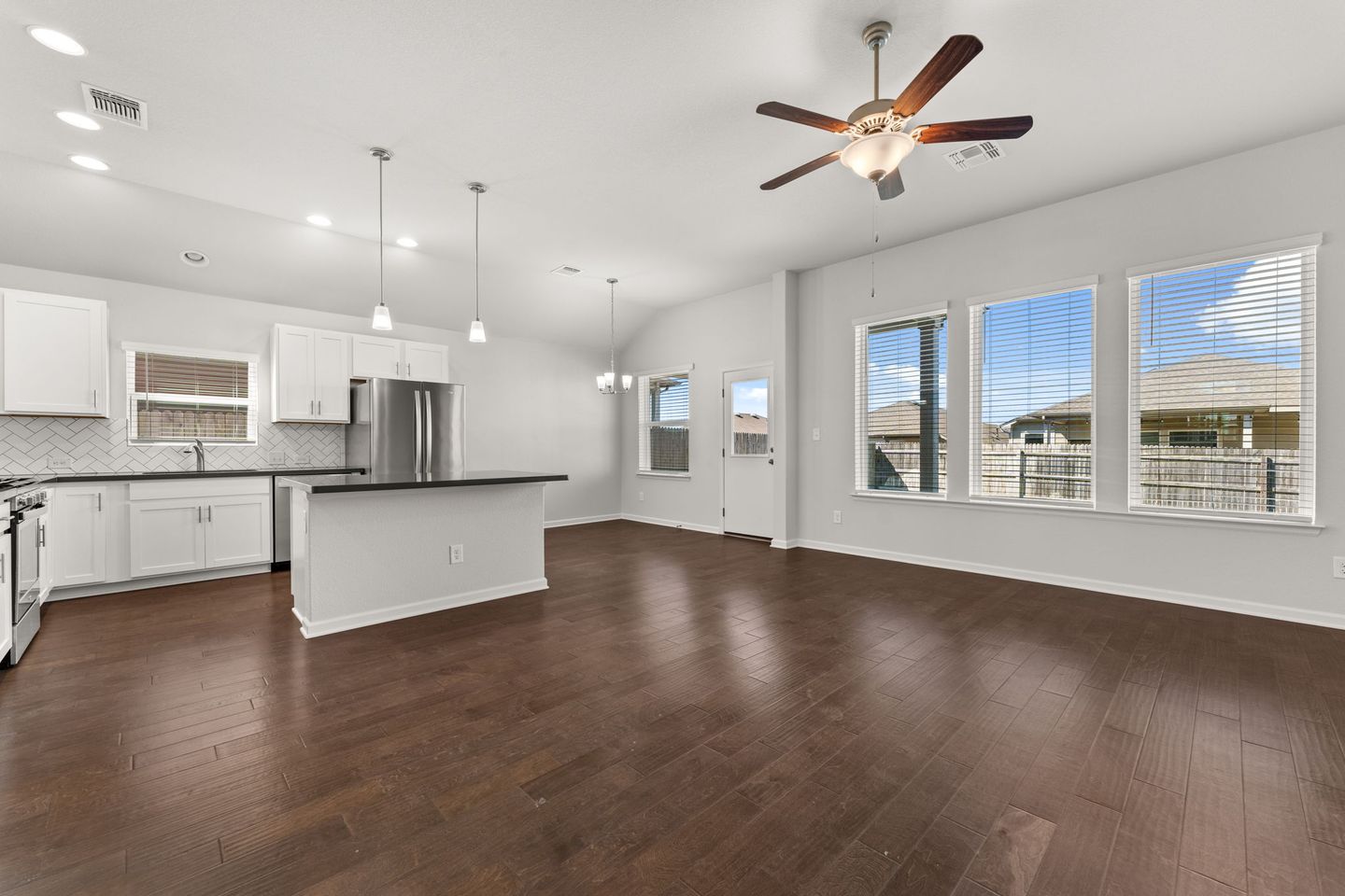 6-web-or-mls-510-bridgestone-way-5.jpg