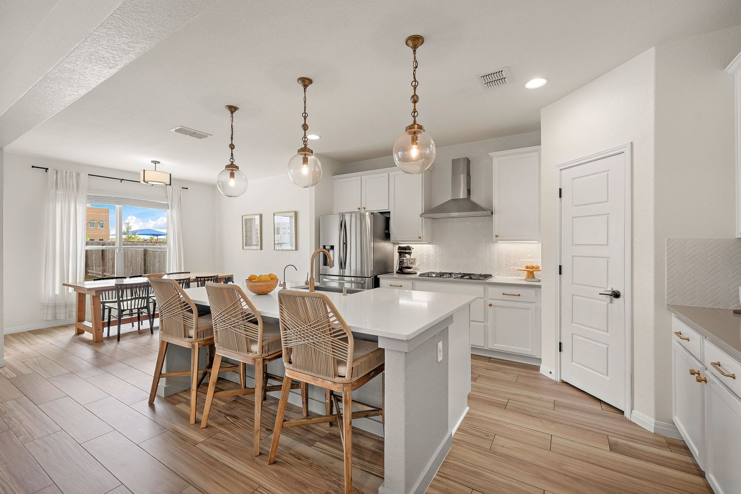 6-web-or-mls-5116-anaheim-ave-kcp-050725---222.jpg