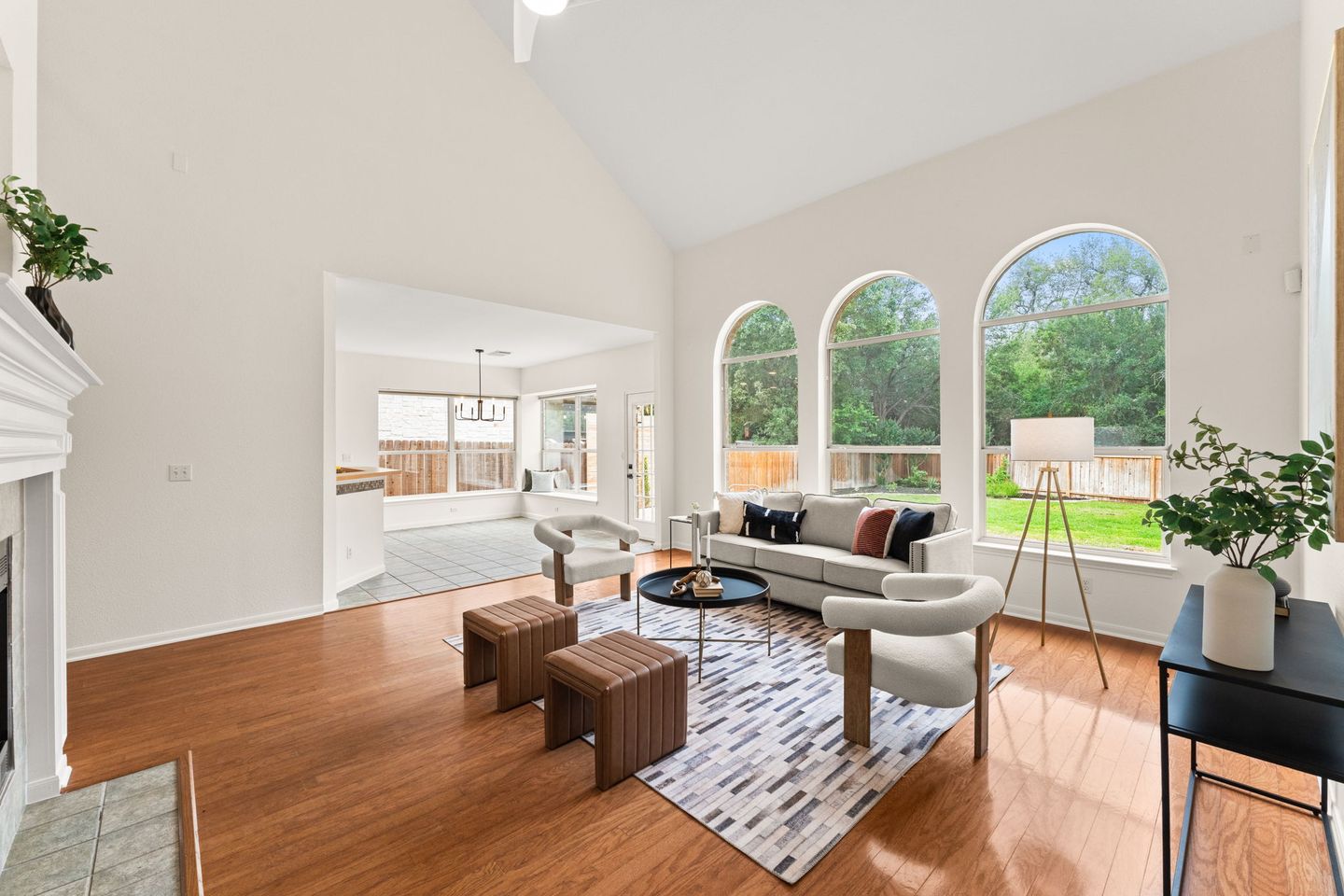 6-web-or-mls-5708-bexley-ct-6.jpg