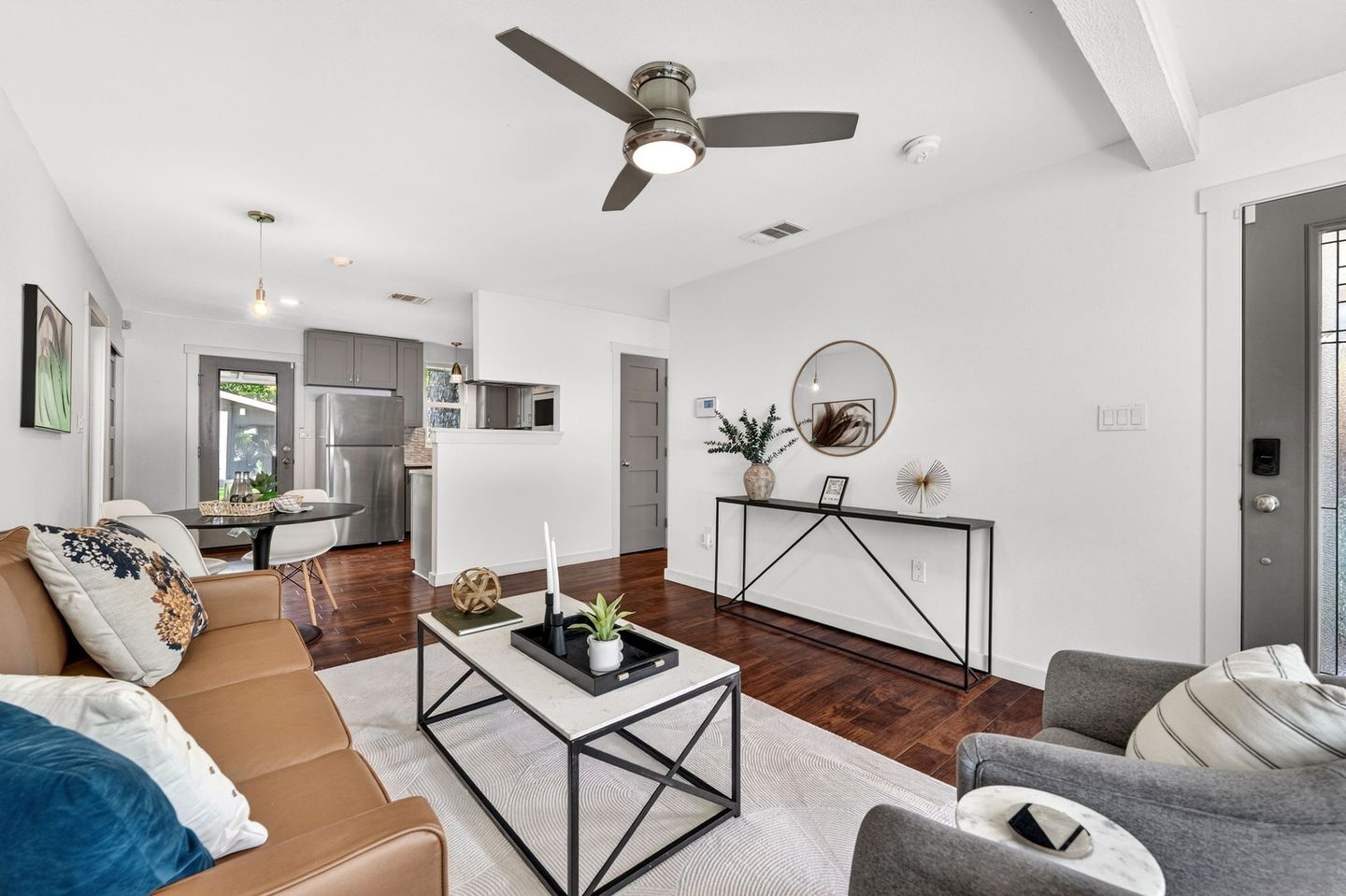 6-web-or-mls-6215-peggy-st-(6-of-26).jpg