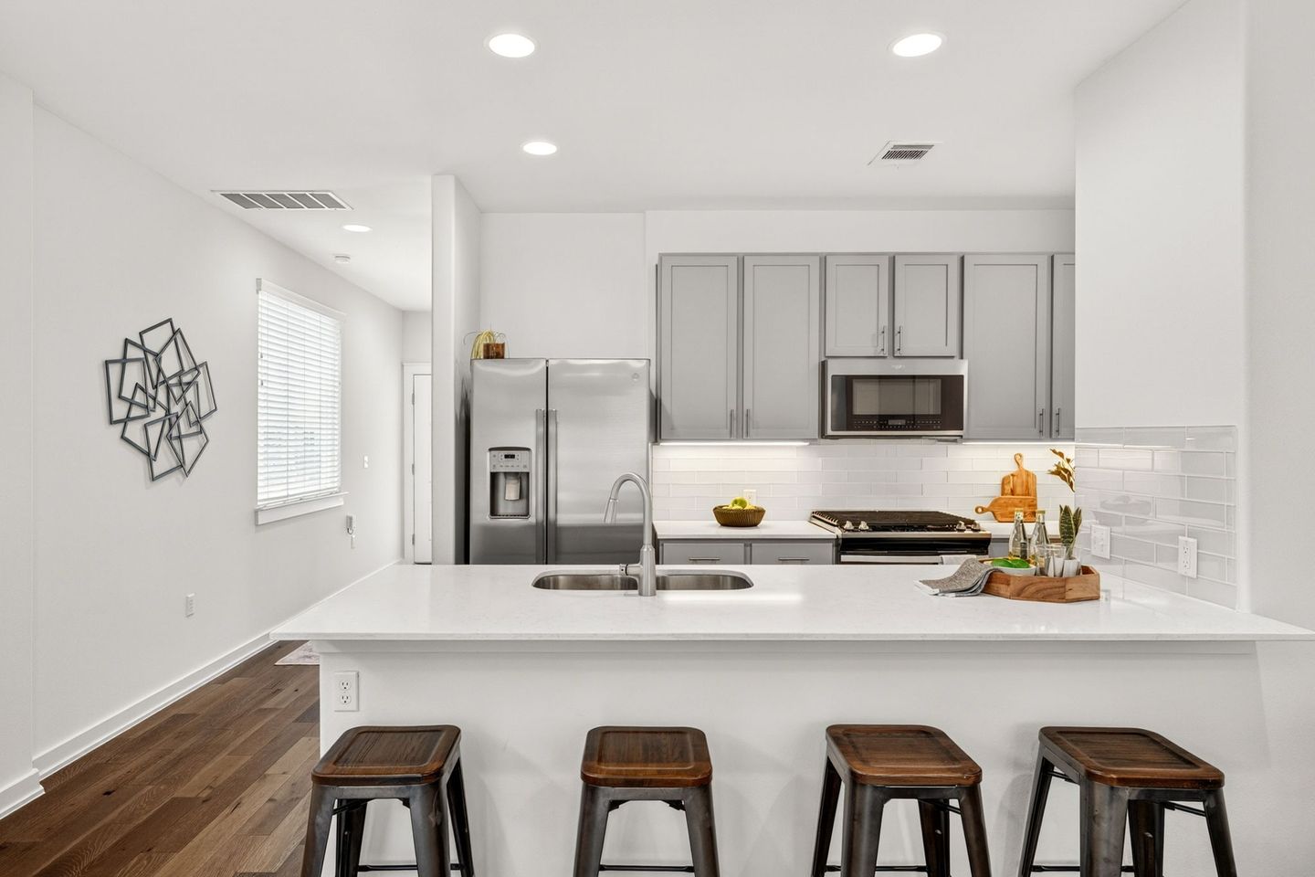 6-web-or-mls-6800-menchaca-rd-13-(8-of-25).jpg