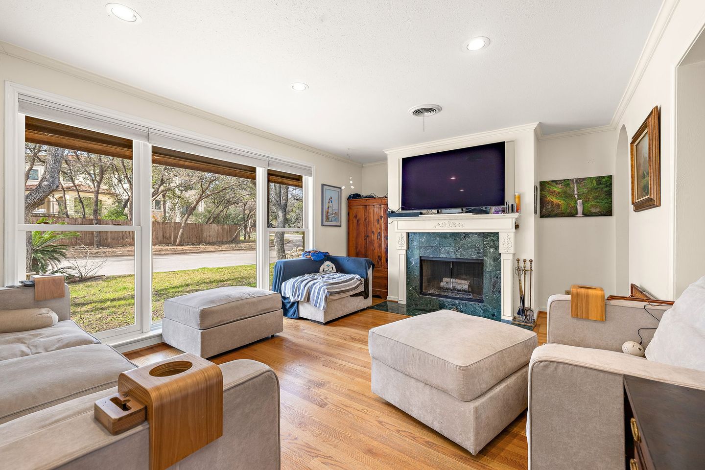 6-web-or-mls-7-inwood-cir-020625-185.jpg