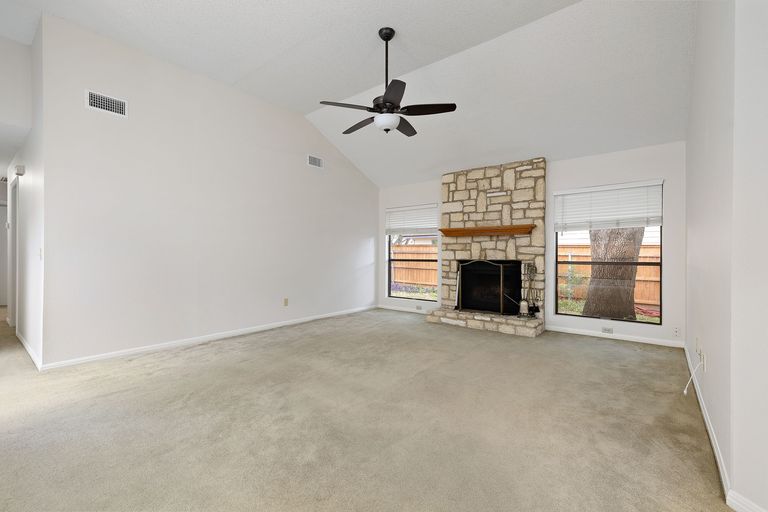 6-web-or-mls-8302-mendota-cove-kcp-081325---87.jpg