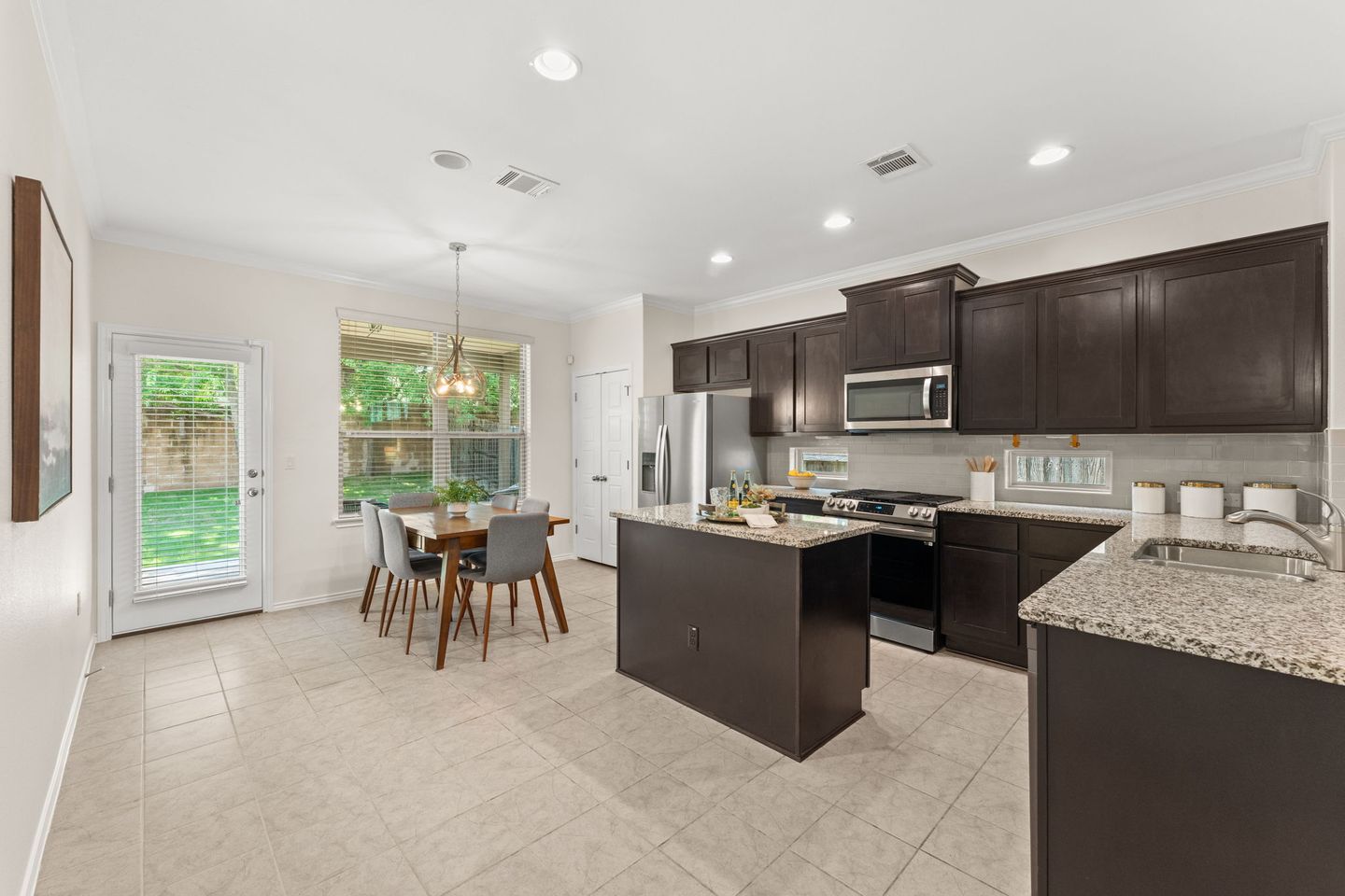 6-web-or-mls-9528-hunter-ln-9-1746648454.jpg