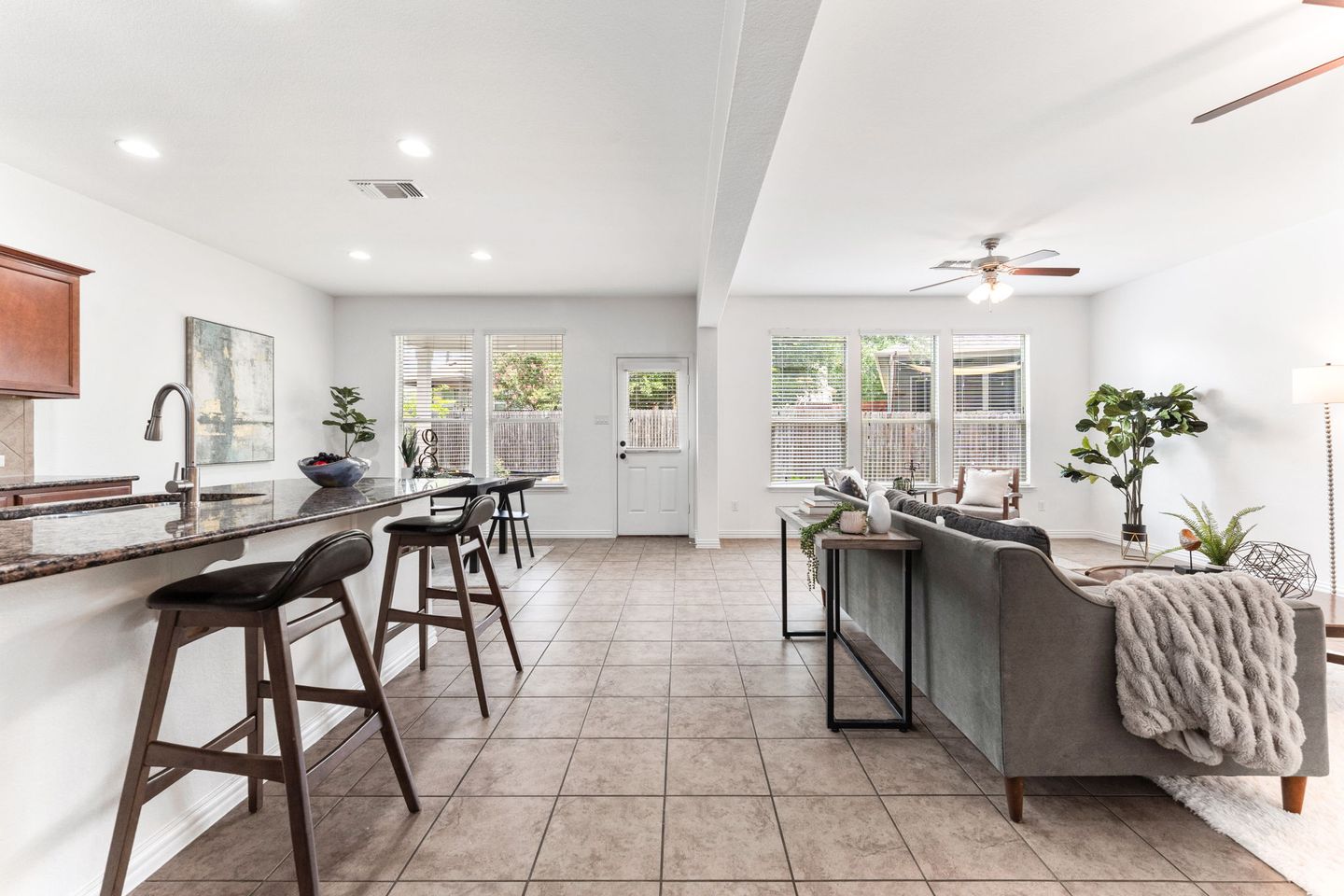 6-web-or-mls-9905-wading-pool-path-4.jpg