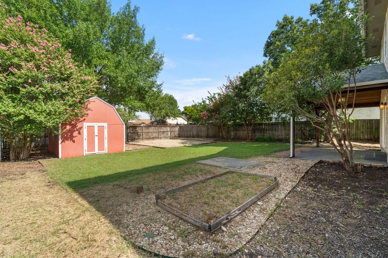 60-web-or-mls-16801-stockton-dr.jpg