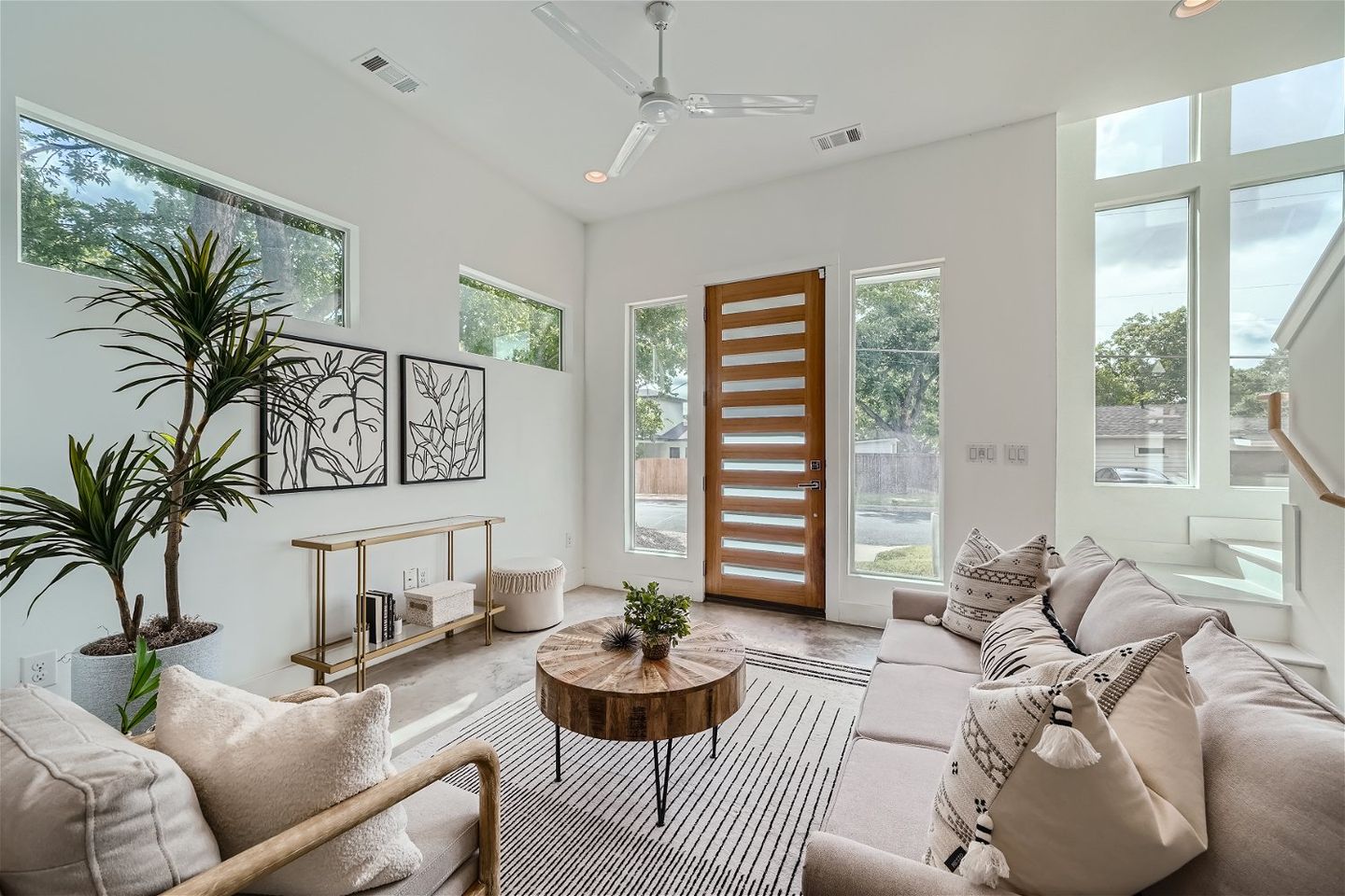 6002-camino-real--2---web-quality---009---04-living-room.jpg