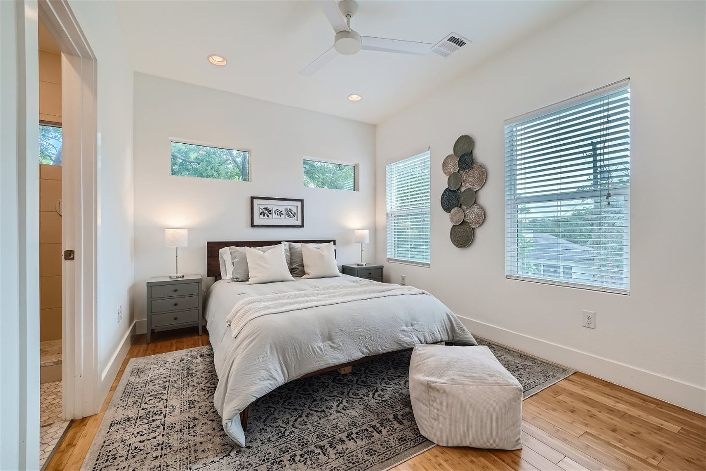 6002-camino-real--2---web-quality---012---10-2nd-floor-primary-bedroom.jpg