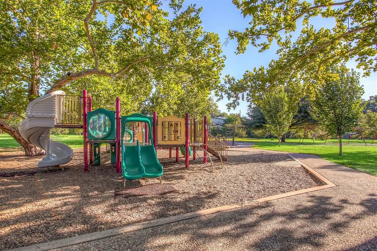6002-camino-real--2---web-quality---023---09-brentwood-park.jpg