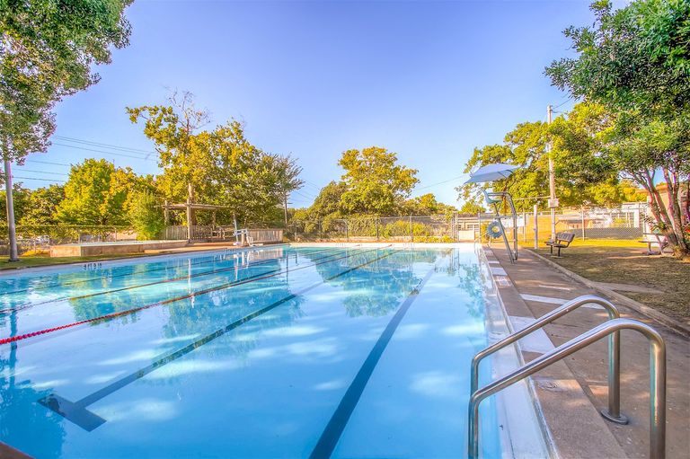 6002-camino-real--2---web-quality---025---10-brentwood-park.jpg