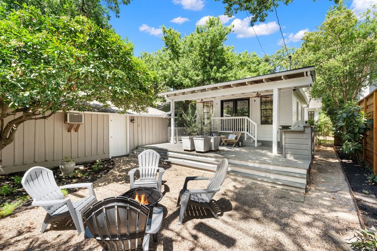 661b3048-22-web-or-mls-1703-w-31st-ext-3-of-10.jpg