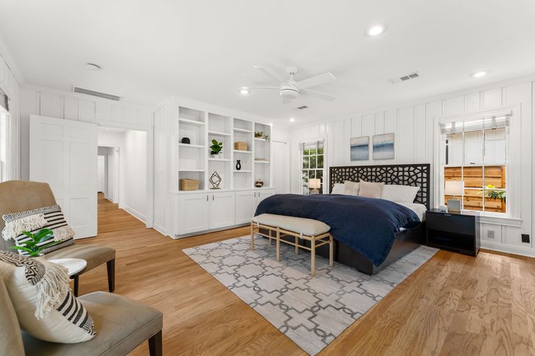 6d3cdad0-11-web-or-mls-1703-w-31st-st-2-of-4.jpg