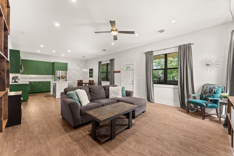 7-web-or-mls-120-meadowood-dr-24-1745433850.jpg