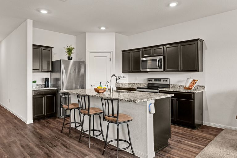 7-web-or-mls-12701-samuel-adams-dr-11.jpg