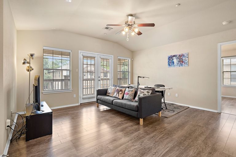 7-web-or-mls-1310-w-parmer-ln,-2401-kcp-052324---65.jpg
