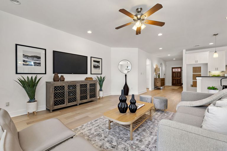 7-web-or-mls-1914-payne-ave-kcp-073025---117.jpg
