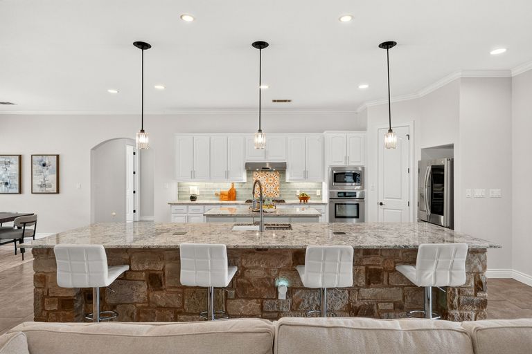 7-web-or-mls-201-canyon-vista-ln-(21-of-29).jpg