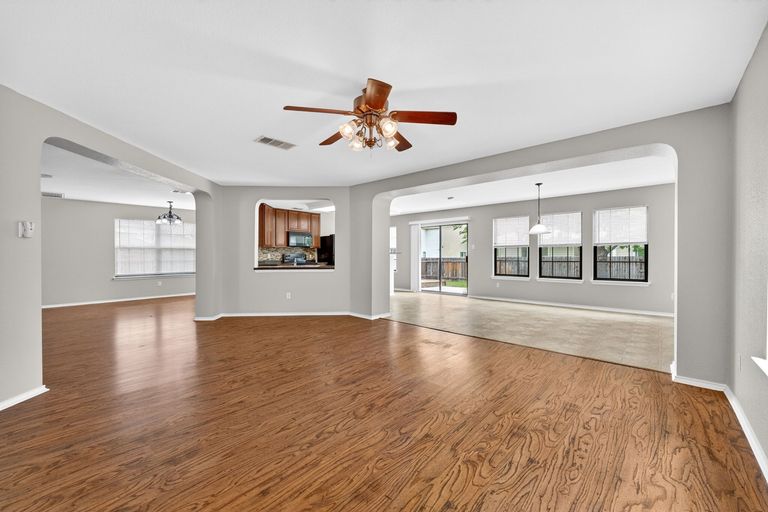 7-web-or-mls-204-lauren-loop-(7-of-27).jpg