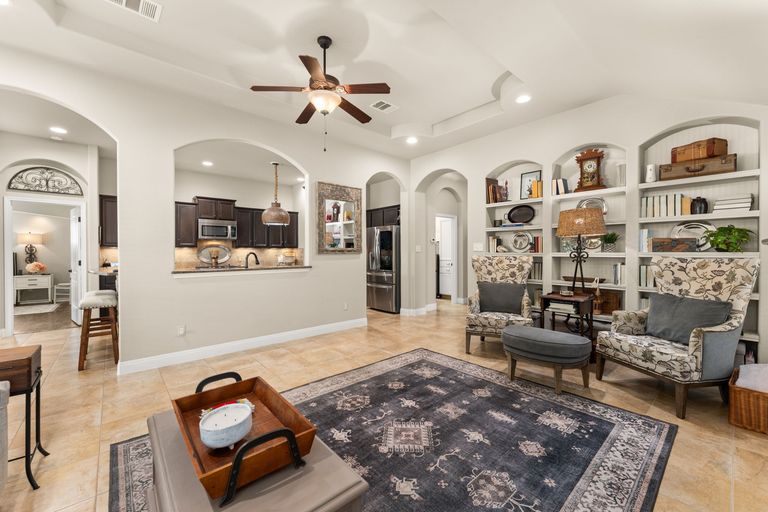 7-web-or-mls-215-choke-canyon-ln-29.jpg