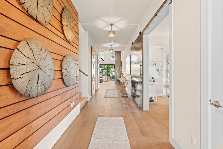7-web-or-mls-217-northcrest-dr.jpg
