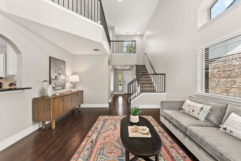 7-web-or-mls-2500-wilma-rudolph-rd-10.jpg