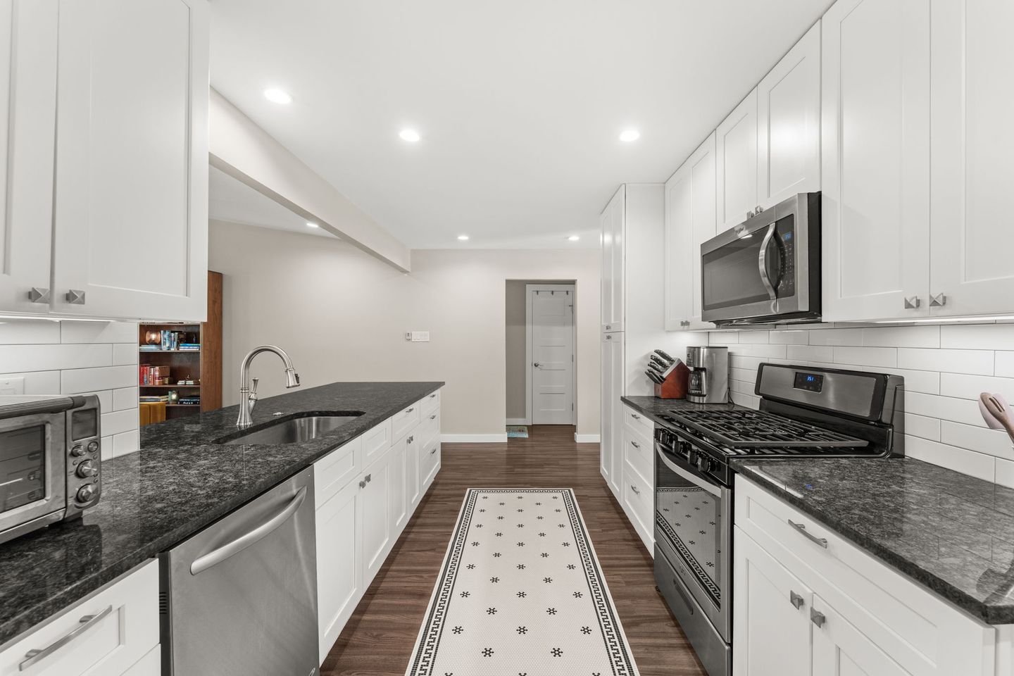 7-web-or-mls-2602-gettysburg-dr-(5-of-25).jpg